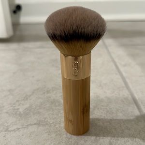Tarte the buffer airbrush finish foundation brush